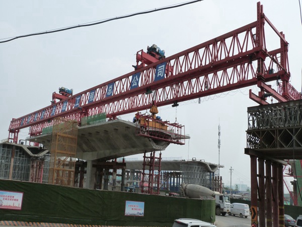 江苏泰州架桥机厂家 双导梁式架桥机架桥机器人单功能模块研发——以梁体精准对位模块为例