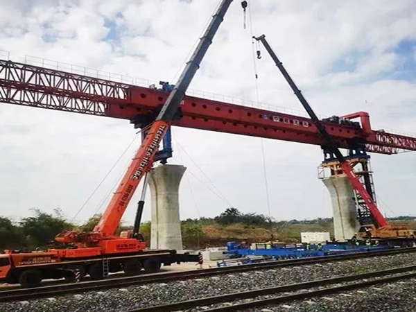 山东青岛架桥机厂家 双导梁式架桥机人机工程优化与智能交互界面创新设计